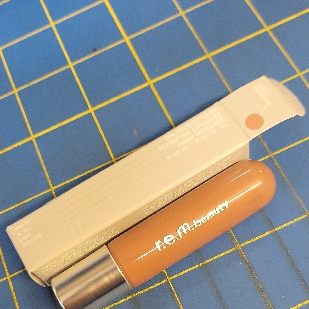 r.e.m. beauty Lip Gloss Away Message 8.4ml New in Box